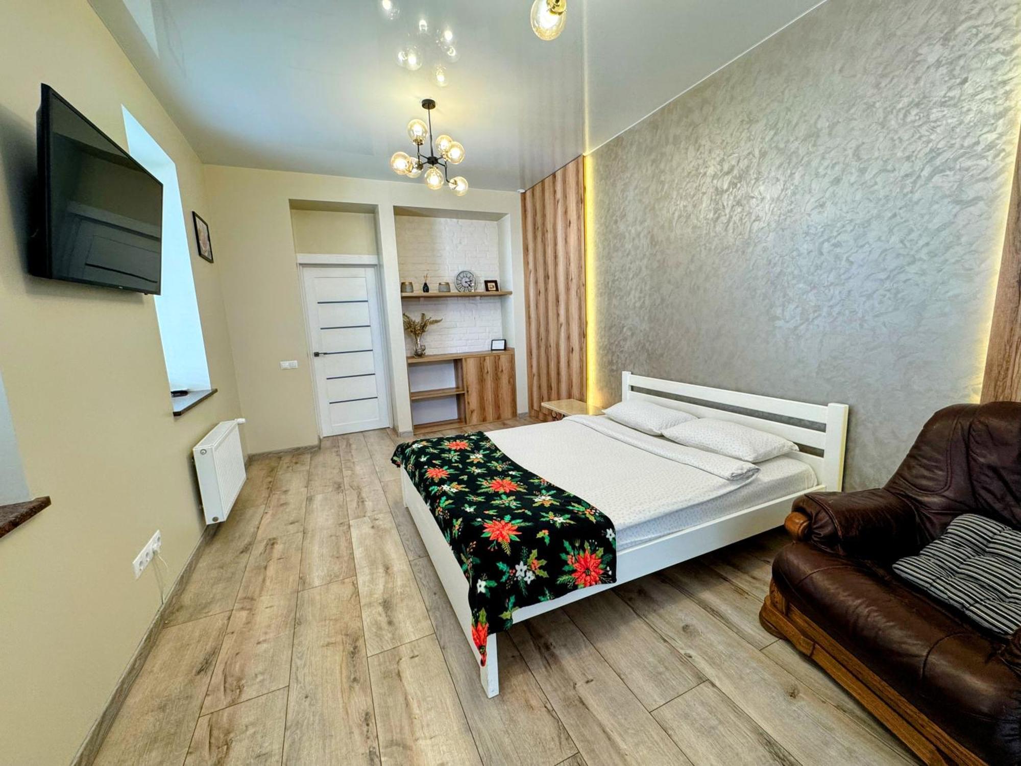 Lux Apartment & Центр,Жк Театральний 罗夫诺 外观 照片